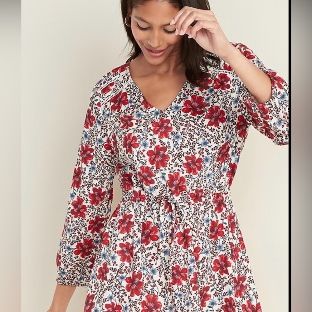 Old Navy Petite XS Floral V-Neck Fit & Flare Dress with Crochet Trim - Picture 1 of 6